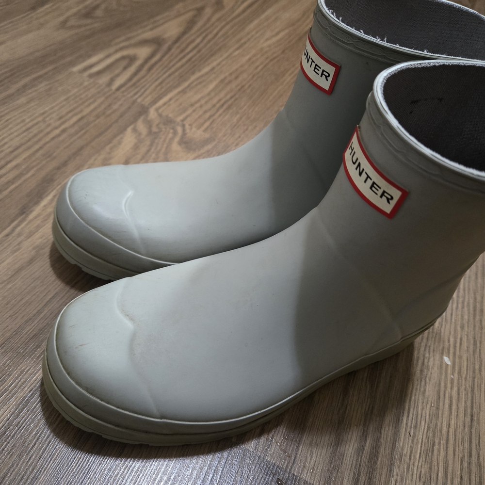 Hunter Light Gray Ankle Boots